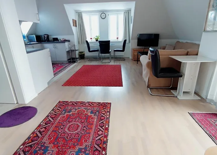Peaceful Apartment-3 Zi, Loggia & Garden In Blankenese